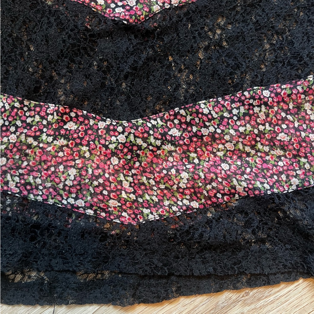 Vintage Y2K Soprano Ditsy Floral and Lace Chevron Mini Dress - Picture 2 of 6
